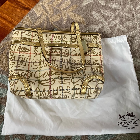 Authentic coach bag. Ivory and gold with studs! - Picture 4 of 6